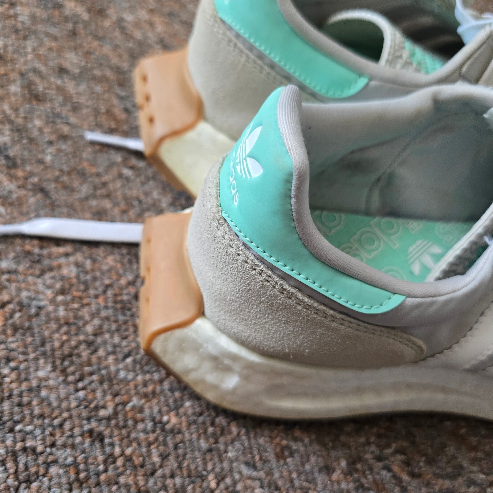 Adidas Unisex Retro Style White and Mint Green Trainers with Gum Sole UK 7.5