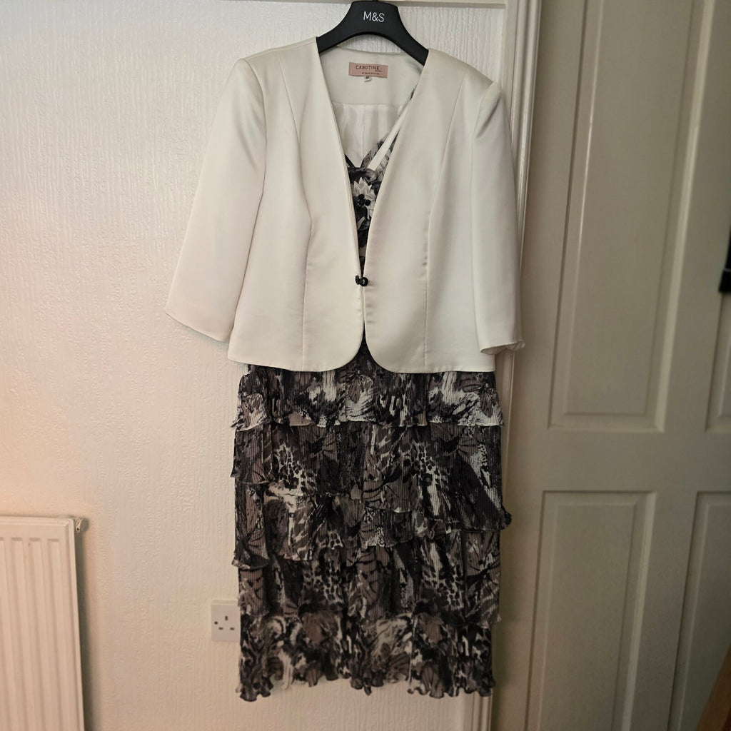 Cabotine Elegant Black and White Tiered Dress Suit Set White Jacket, size 18