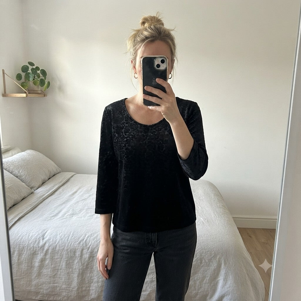 Frazier Lawrence Black Floral Velvet Long Sleeve Top Medium