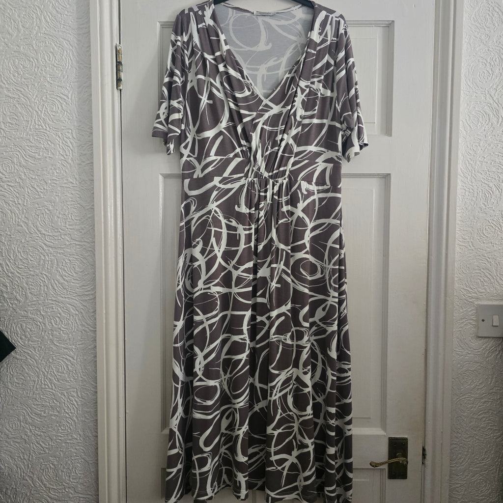 Artigiano Made in Italy Viscose and Elastane Patterned Dress Size 14, soft