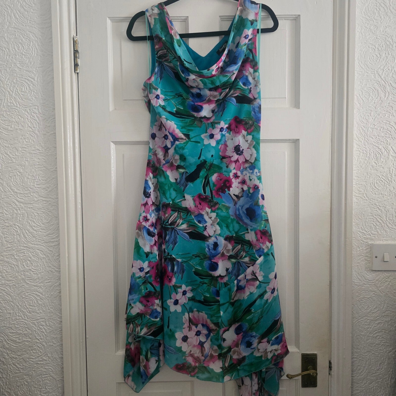 Stella Morgan Floral Sleeveless Dress Size 12, cowl neck, ruffle hem, wedding