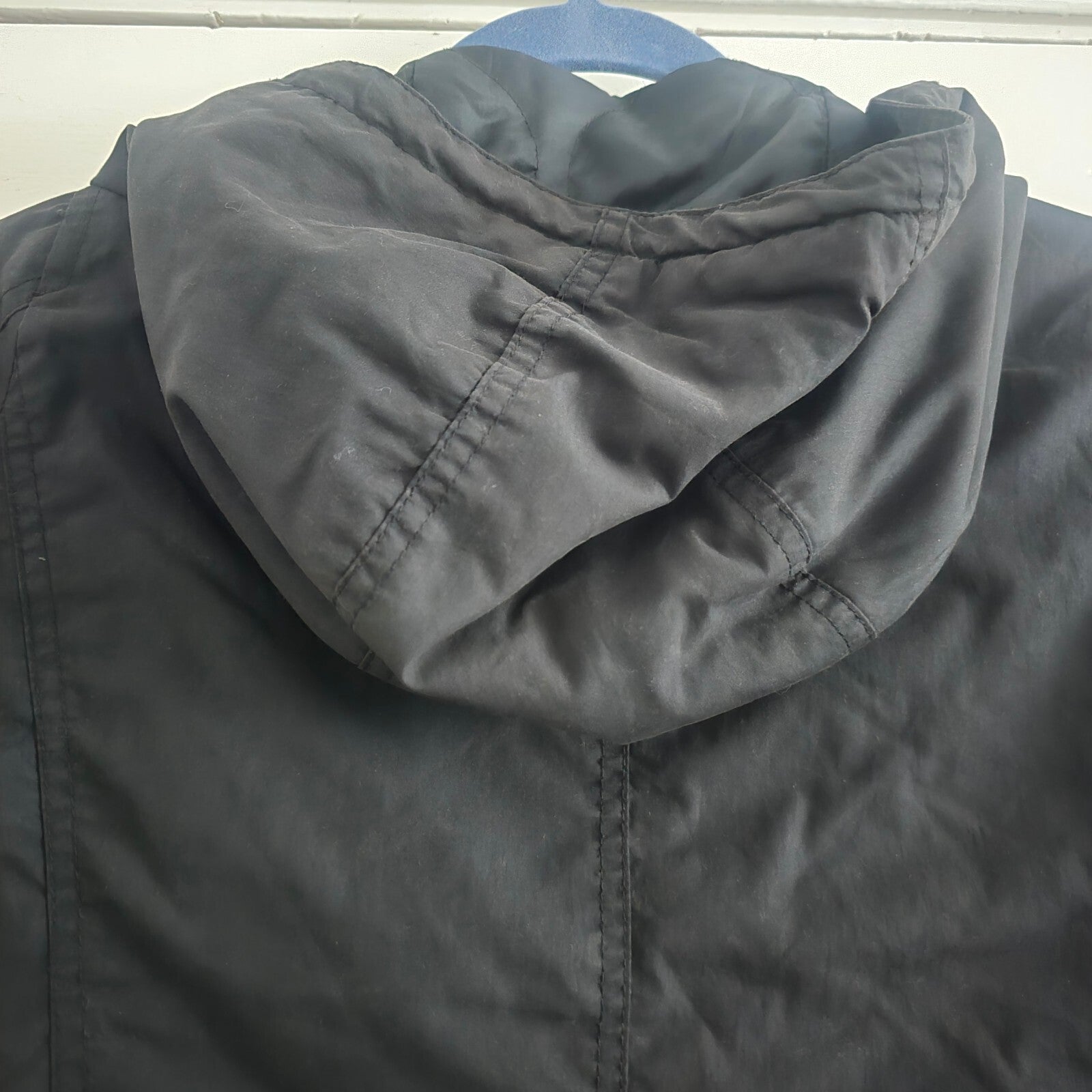 Uniqlo Black Hooded slighty padded warm Parka Coat, Size Small