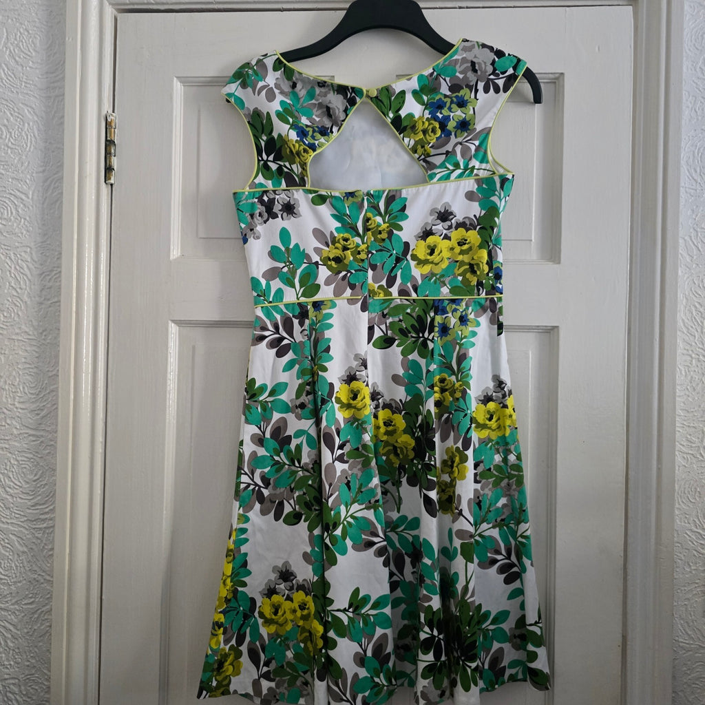 London Times Women's Floral Fit and Flare Dress, cut out back, a line, Size 6