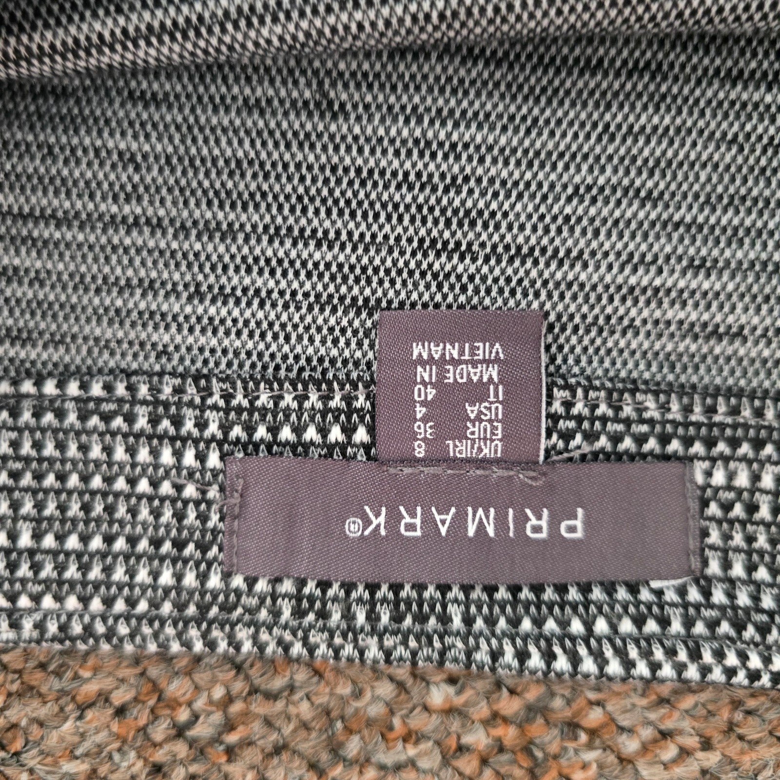 Primark Grey Flared Mini Skirt Size UK 8, preppy, monochrome, tweed like