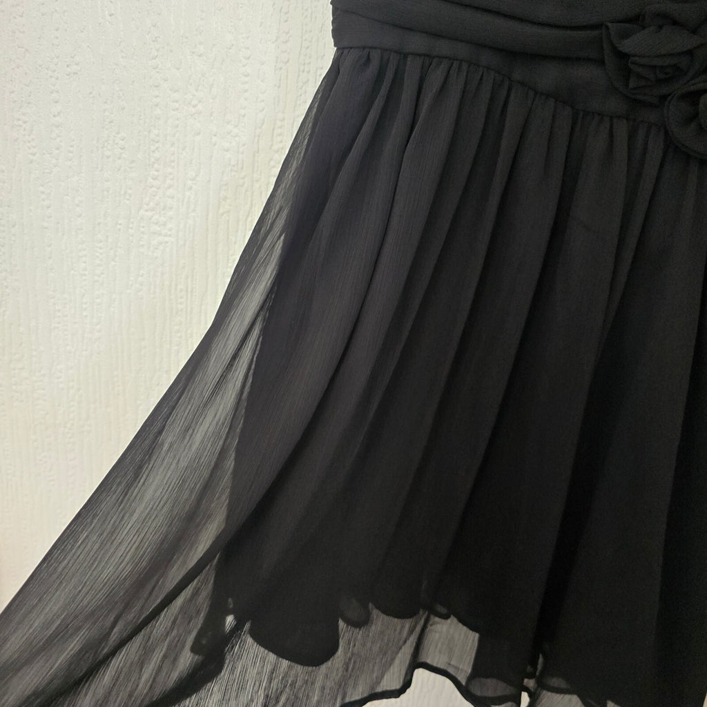 Black Sleeveless V-Neck Dress with Floral Waist Detail Size M, floaty, a line