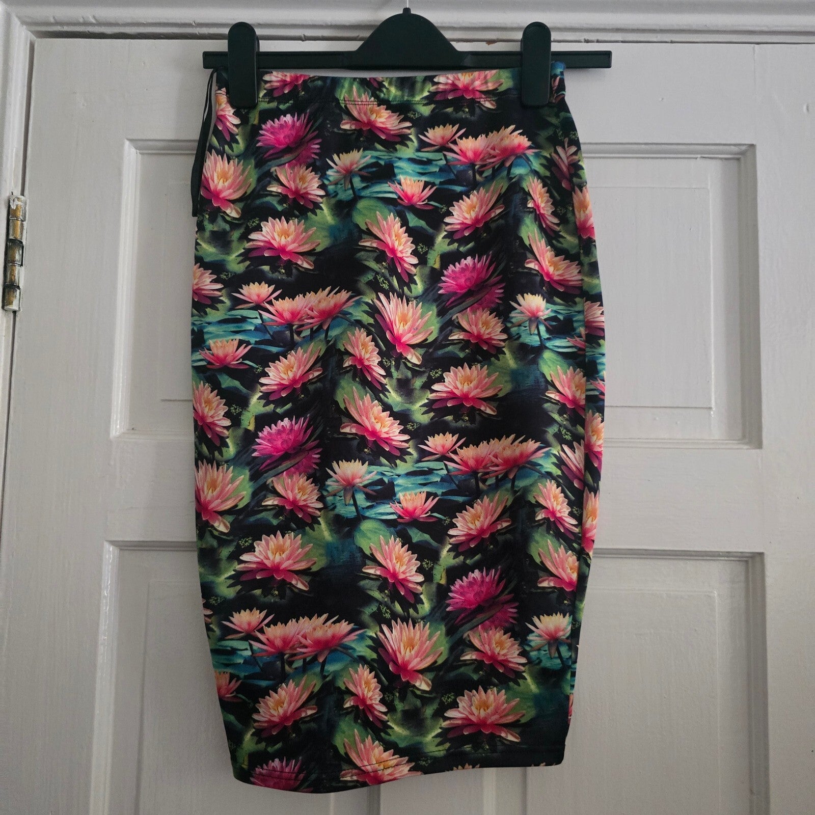 AX Paris Floral Pencil Skirt Size 10, stretch, bodycon tube skirt