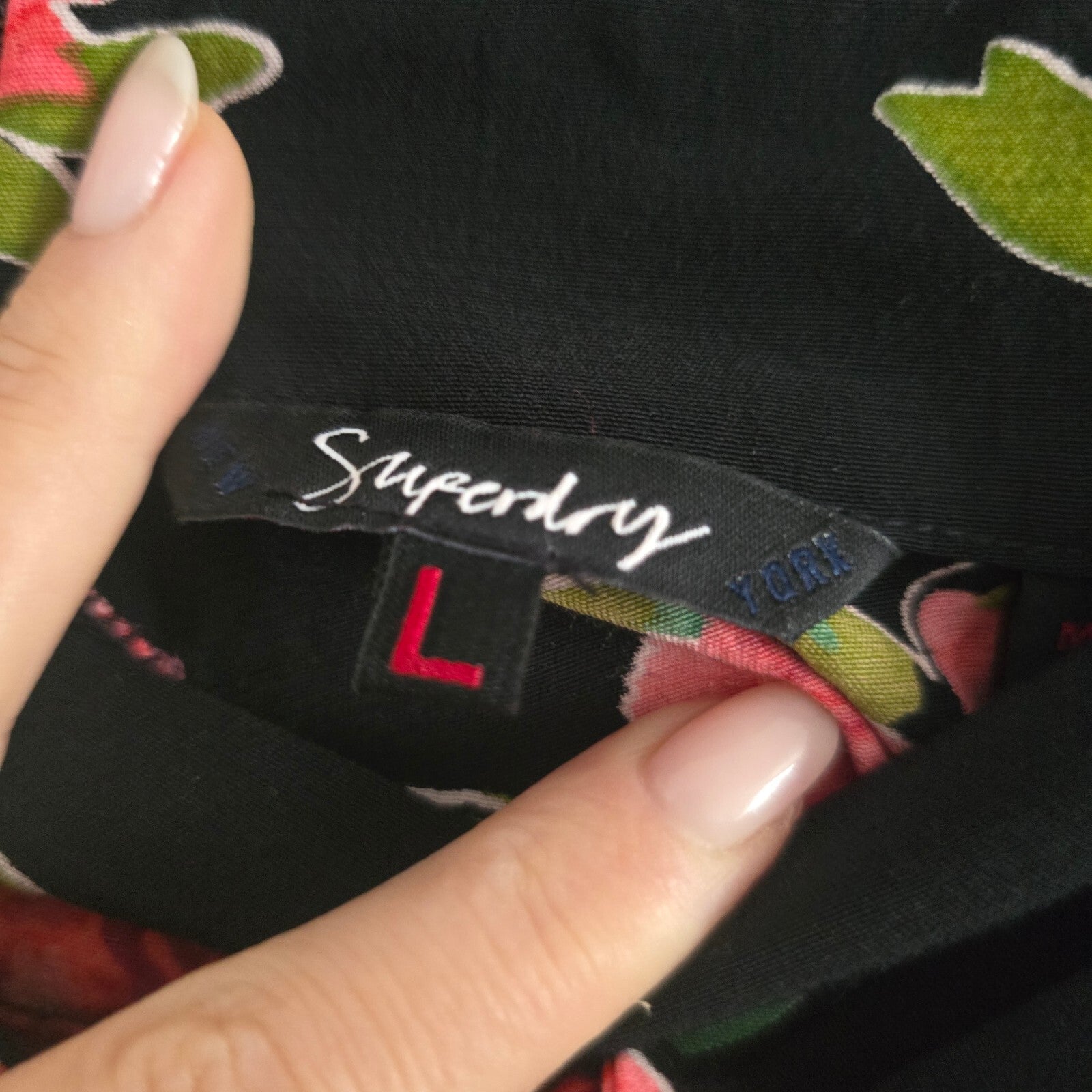 Superdry Women's Floral Print Lightweight Shorts UK 14 EU 42