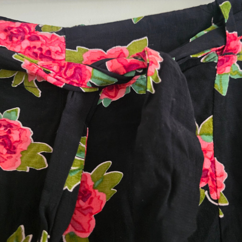 Superdry Women's Floral Print Lightweight Shorts UK 14 EU 42