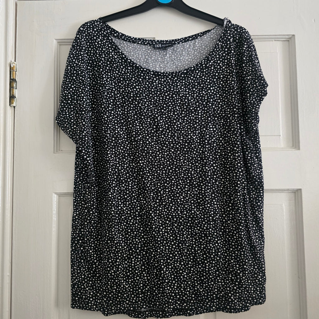DIDI Black and White Polka Dot Short Sleeve Top Medium