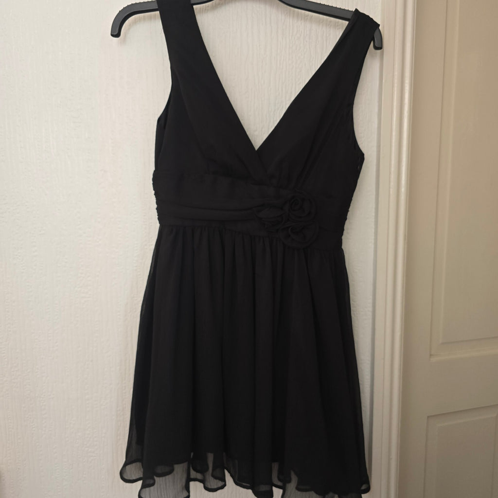 Black Sleeveless V-Neck Dress with Floral Waist Detail Size M, floaty, a line