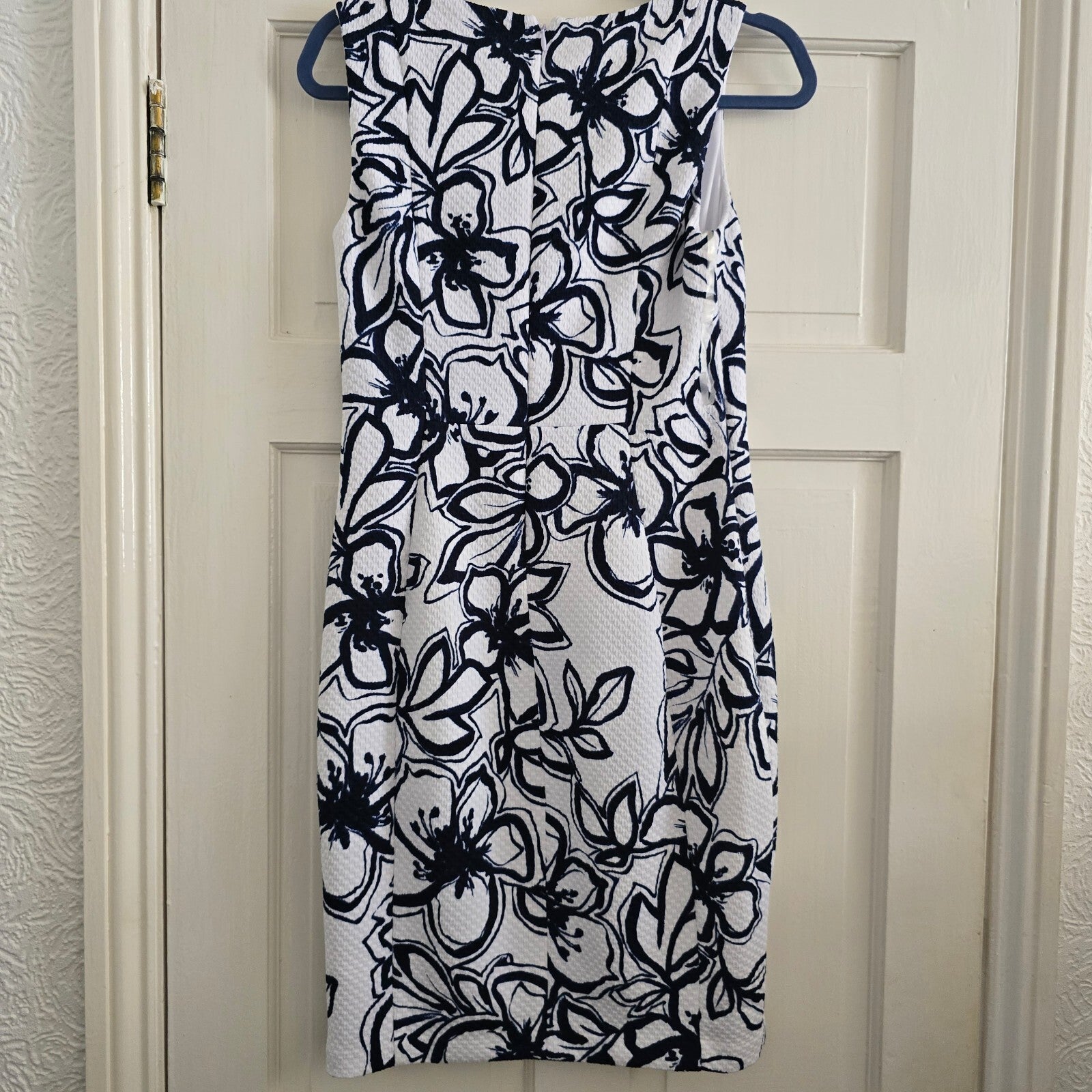 Chaps Women's Black and White Floral Sleeveless Mini Dress Size 6