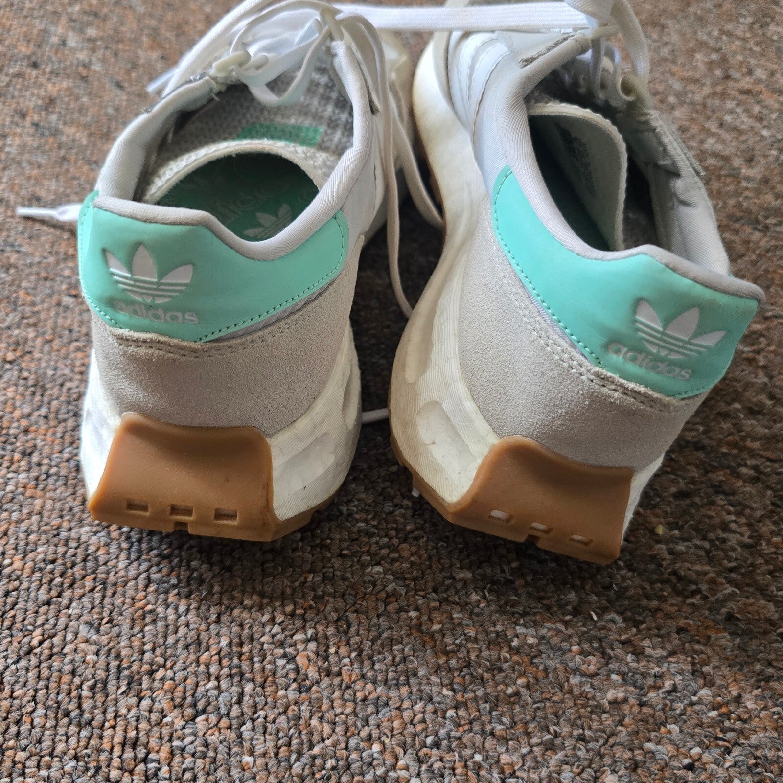 Adidas Unisex Retro Style White and Mint Green Trainers with Gum Sole UK 7.5