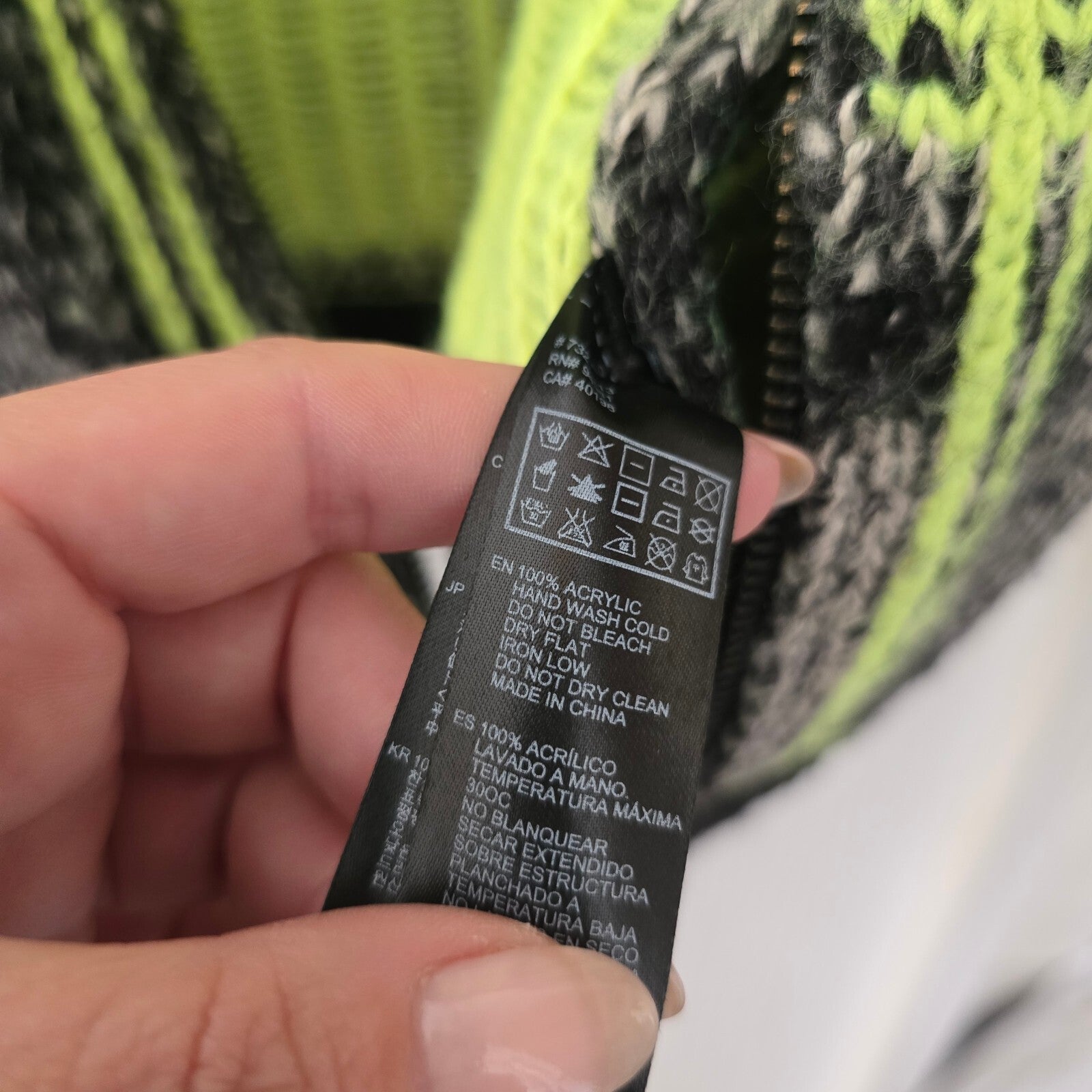 Forever 21 Women's Black and Neon Yellow Acrylic Knit Zip-Up Cardigan Sweater M