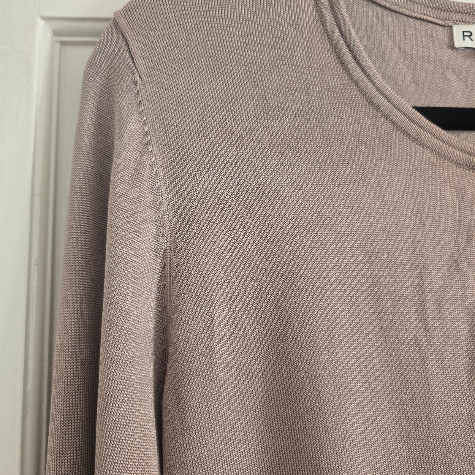 Reiss Women's Beige Viscose Blend Jumper with Keyhole Detail, size M, luxury