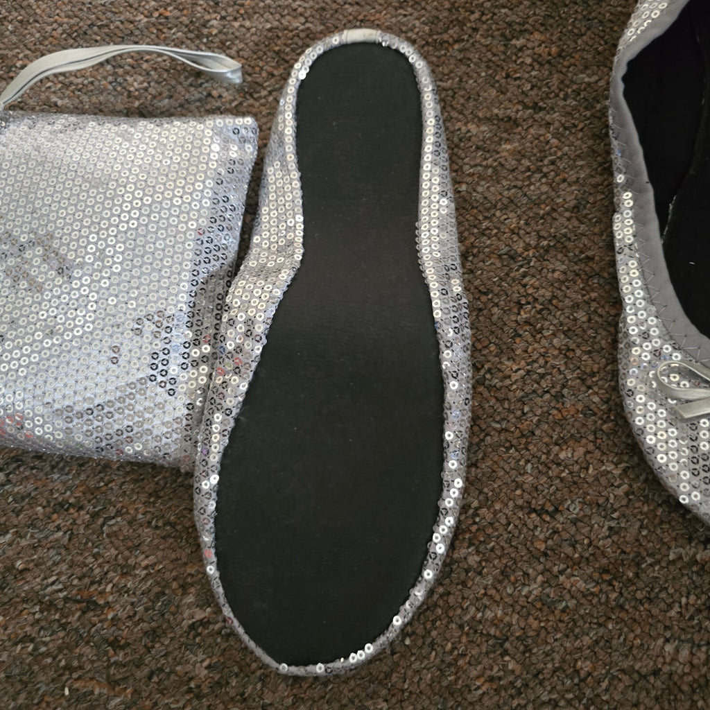 Varsany Silver Sequin Ballet Flats with Matching Pouch, size UK 7
