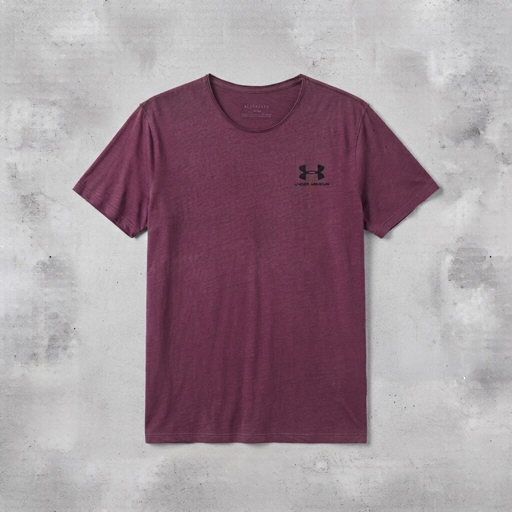 Under Armour Loose Fit Burgundy T-Shirt Size Small, Sports, Gym, Activewear