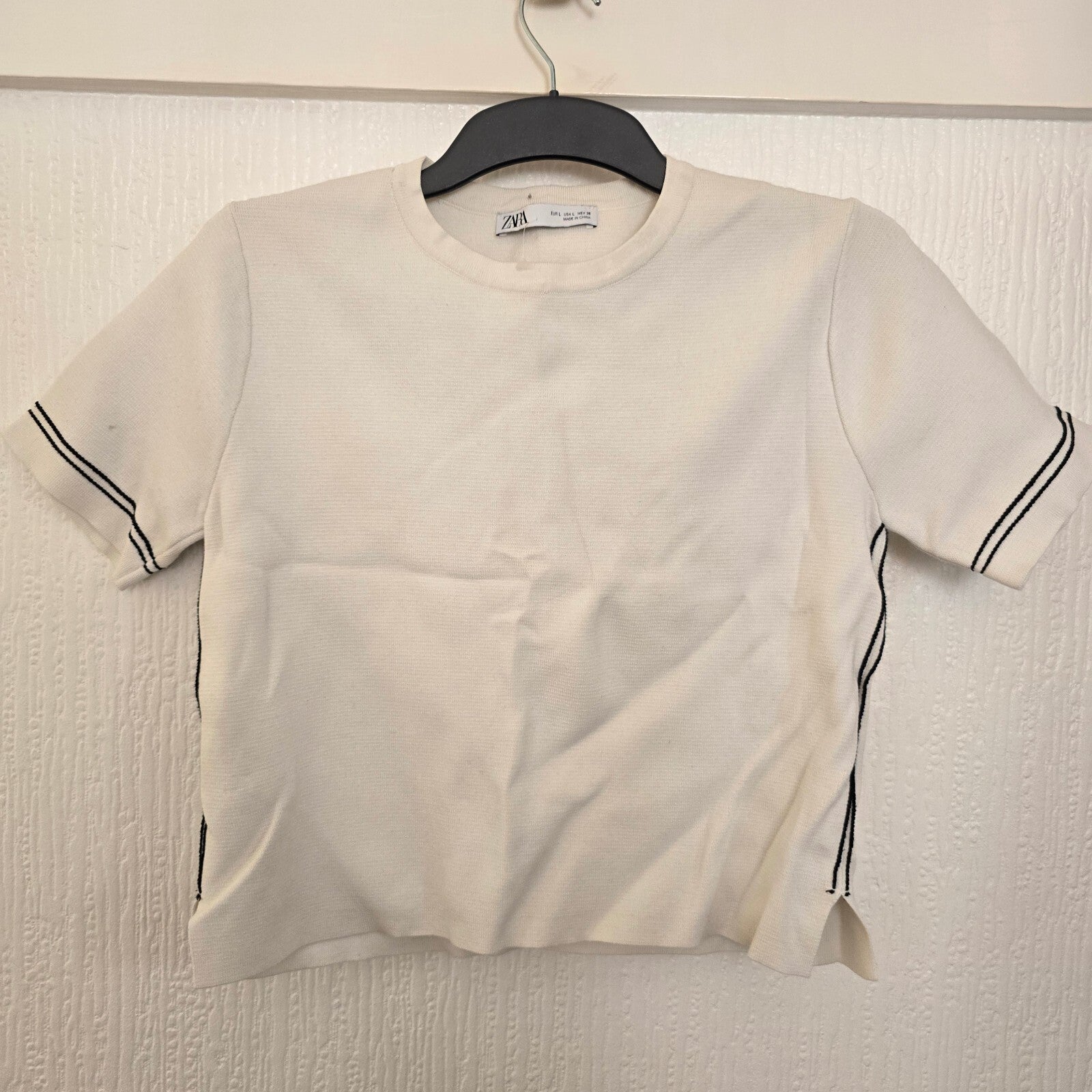 Zara Cream Short Sleeve Knit Top with Black Stitch Detailing, Size L