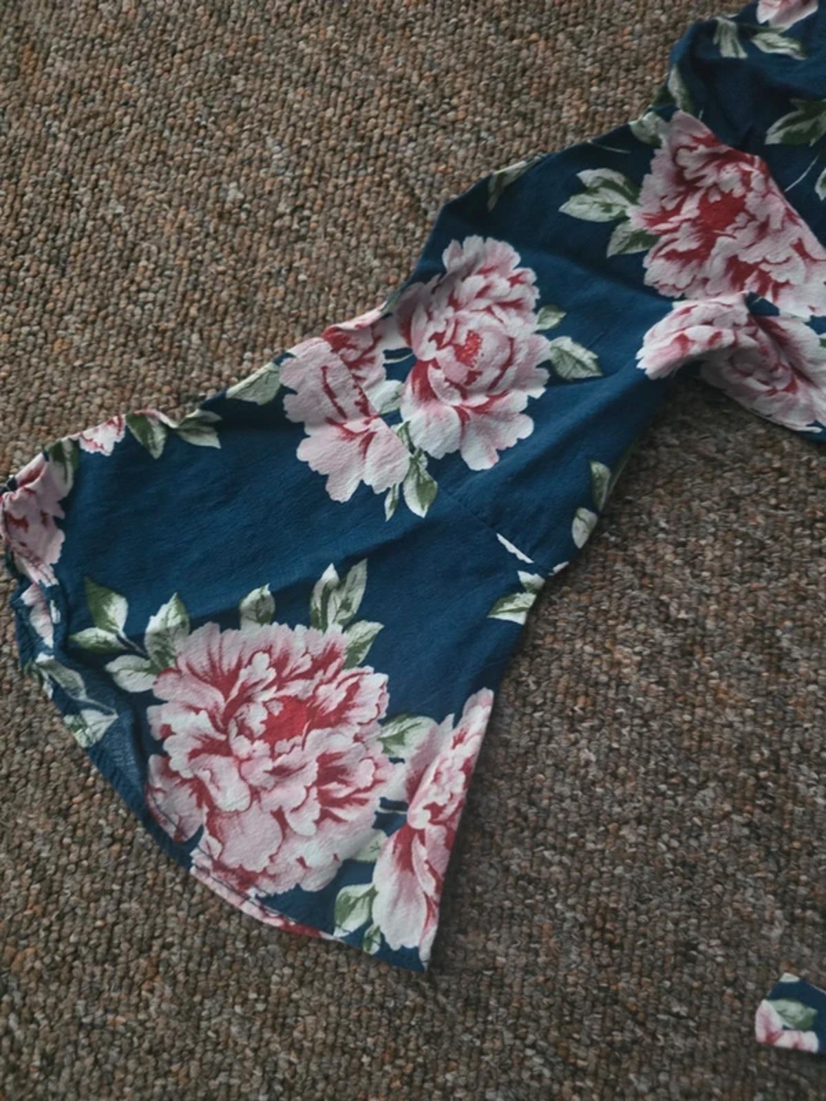 Topshop long sleeve floral print playsuit, romper, size 10, petite, summer, faux wrap