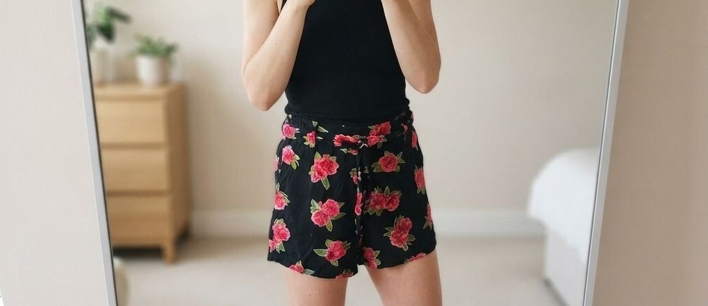 Superdry Women's Floral Print Lightweight Shorts UK 14 EU 42